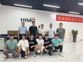 機(jī)電一體化學(xué)生在深圳海銘德科技有限公司實(shí)習(xí).jpg