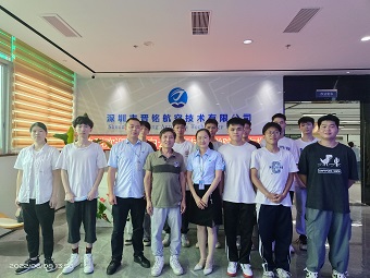 智能制造學(xué)生在深圳市晉銘航空技術(shù)有限公司實(shí)習(xí).jpg